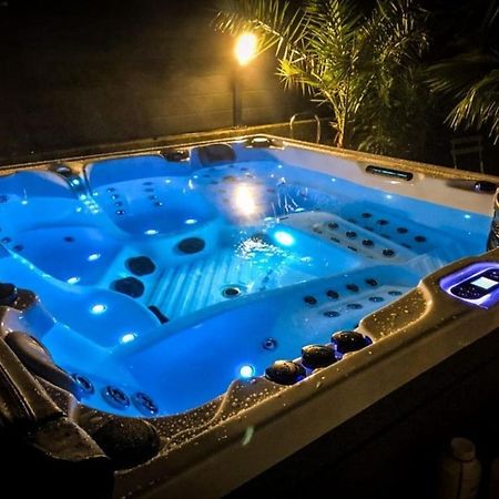 Studio Avec Jacuzzi Saint-Fons Dış mekan fotoğraf